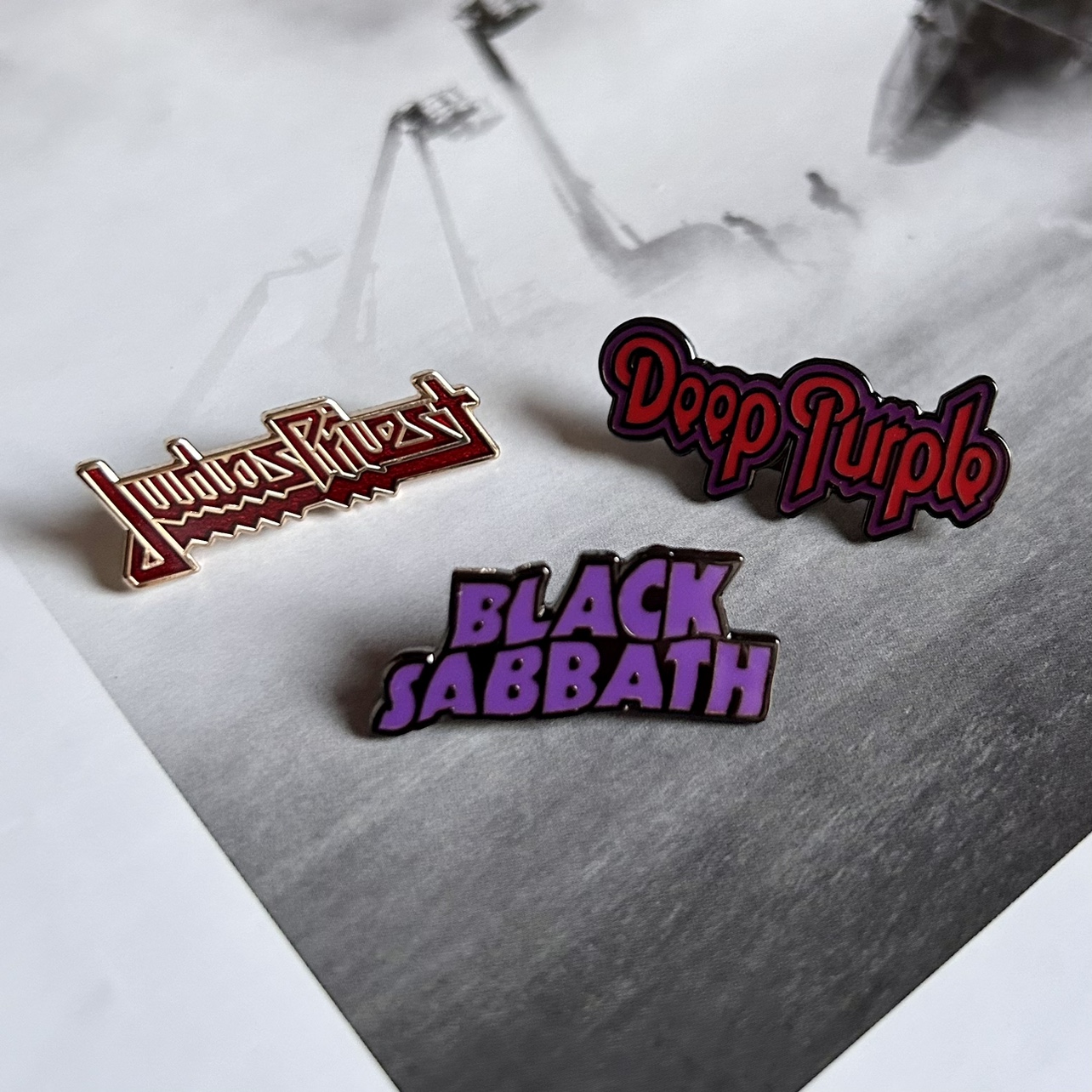 Rock Band Logo Metal Badge Mus - Heavy Equipment Logo のレビューと価格