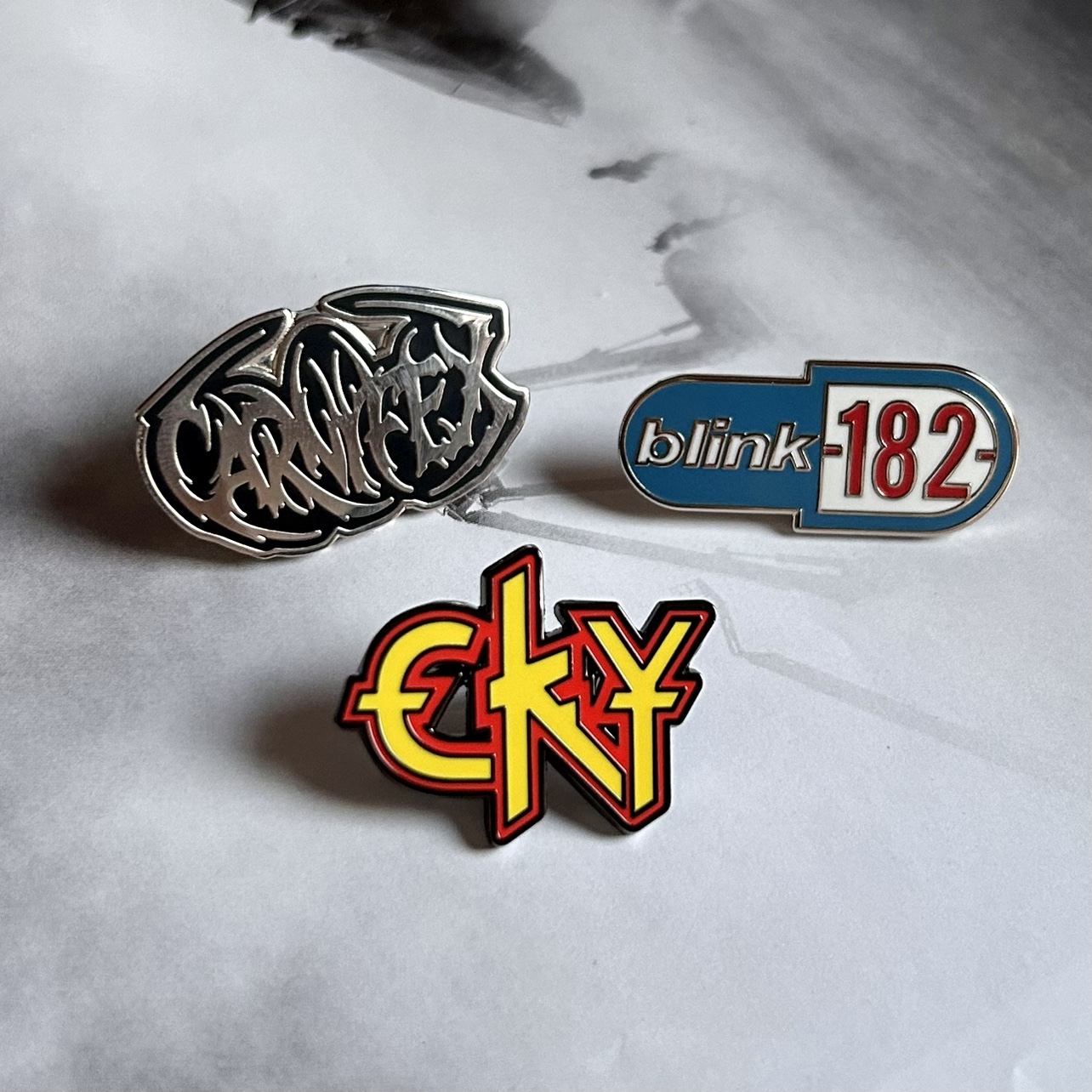 Rock Band Logo Metal Badge Mus - Heavy Equipment Logo のレビューと価格